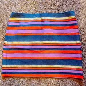 J.Crew Women’s Size 6 Multi-Color Skirt! So flattering and easy to wear!